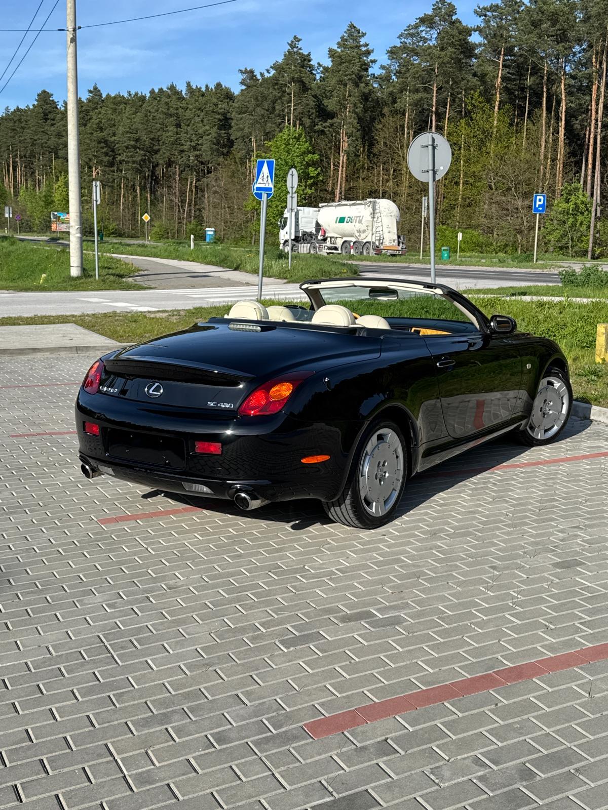 Lexus SC z lakierem zabezpieczonym powłoką ochronną, drugie ujęcie