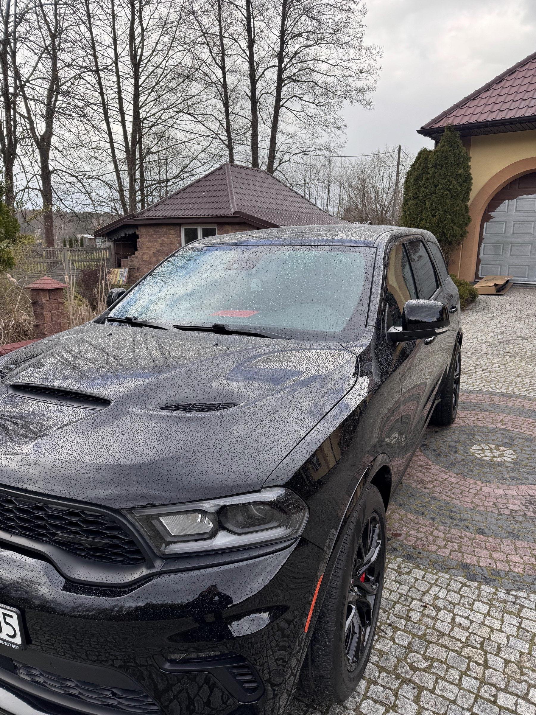 Dodge Durango po zabezpieczeniu przedniej części folią PPF